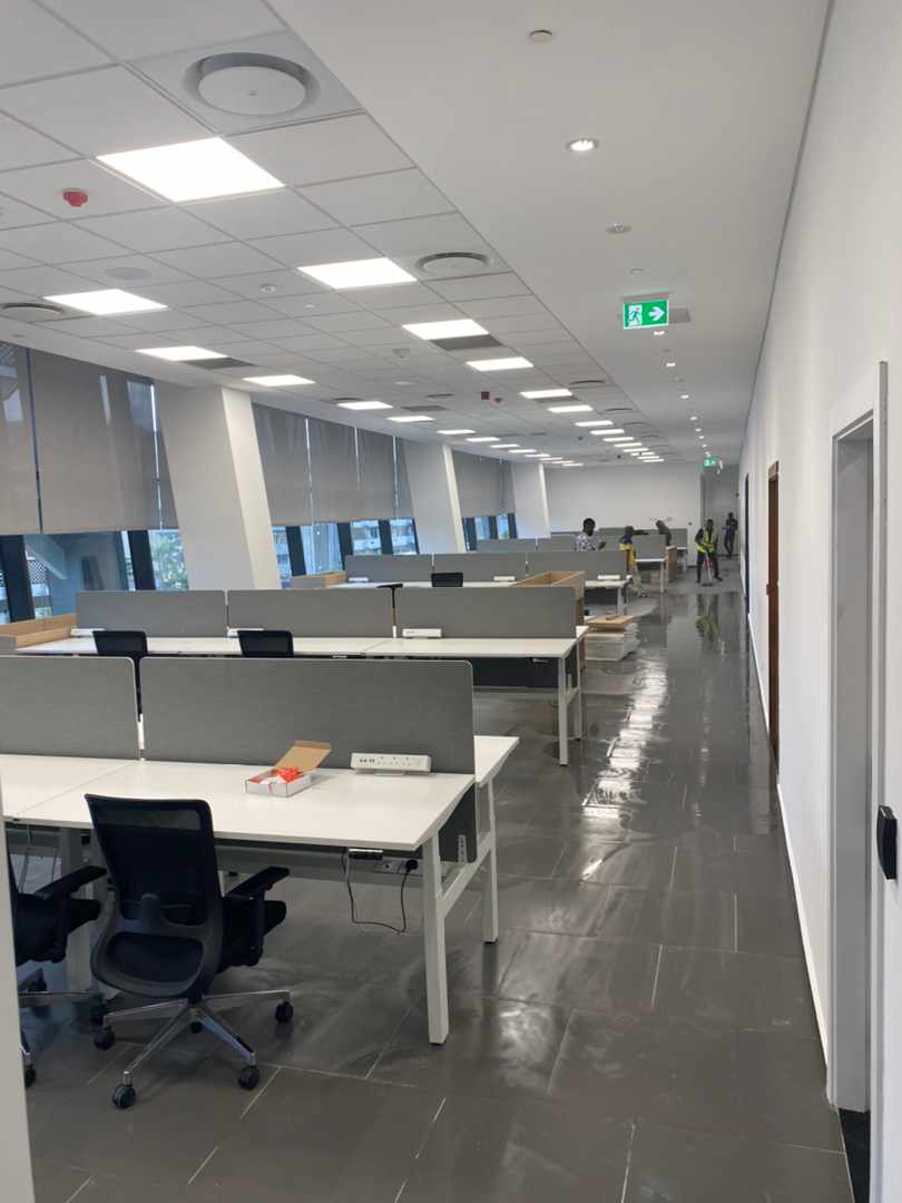 Logistics center with aluminium construction